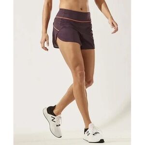 Athleta Run With It Piping Short